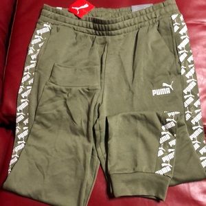 New Pumaolive green Sweatpants Joggers Size -M